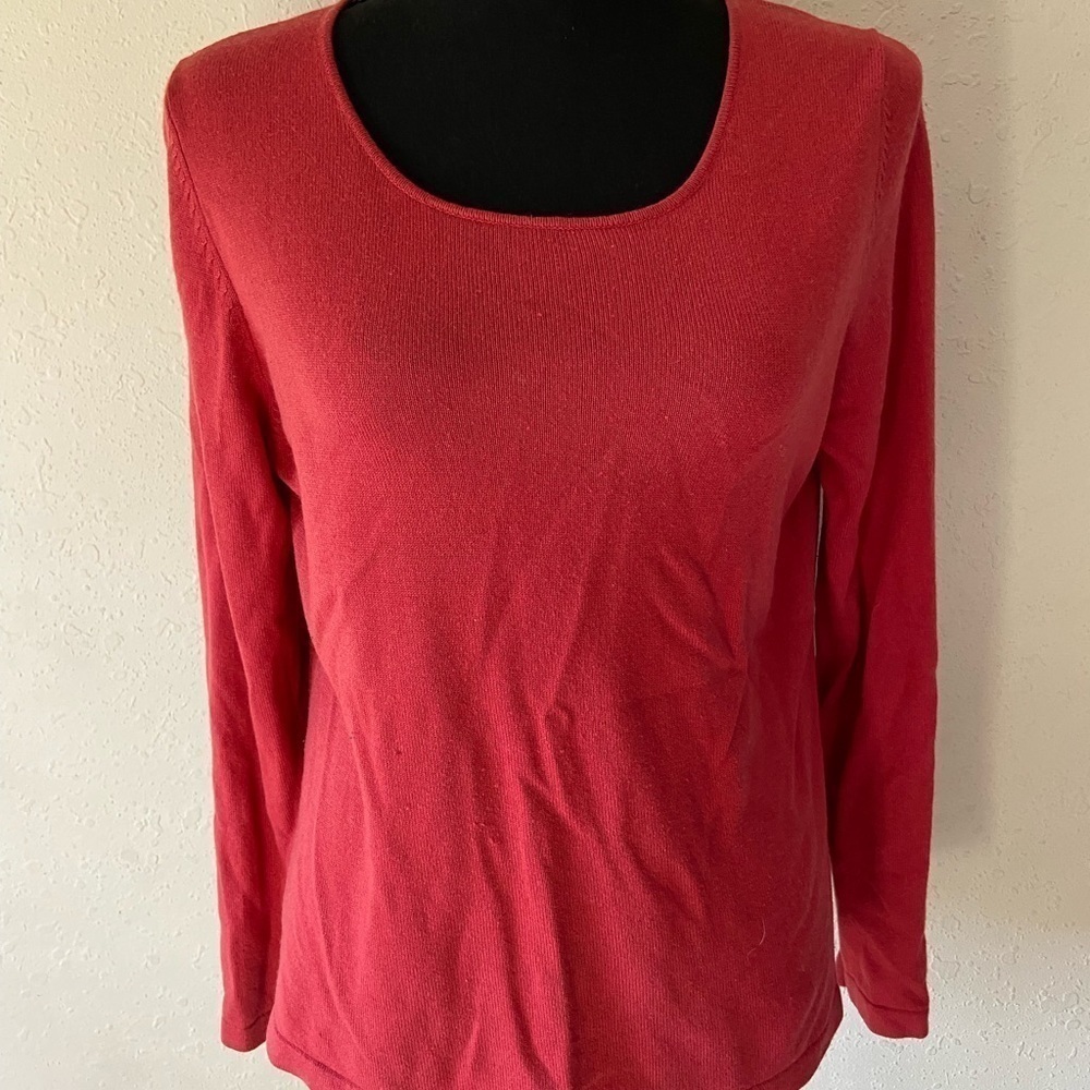 Icelandic Size medium silk and cashmere  red sweater T22